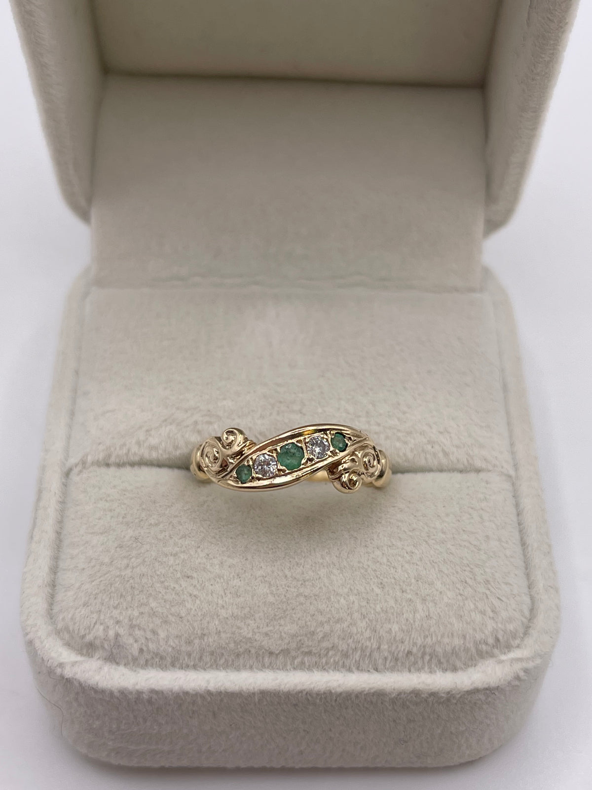 9ct gold emerald and diamond ring