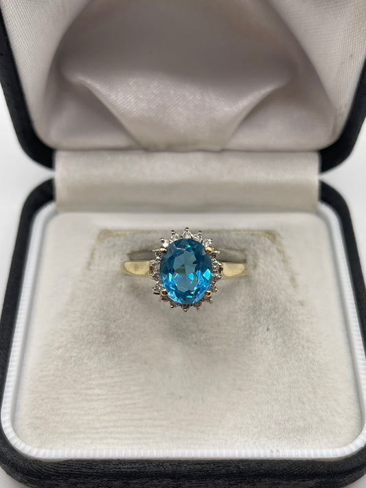 9ct gold topaz and diamond ring