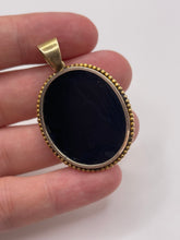 Load image into Gallery viewer, 9ct gold cameo pendant
