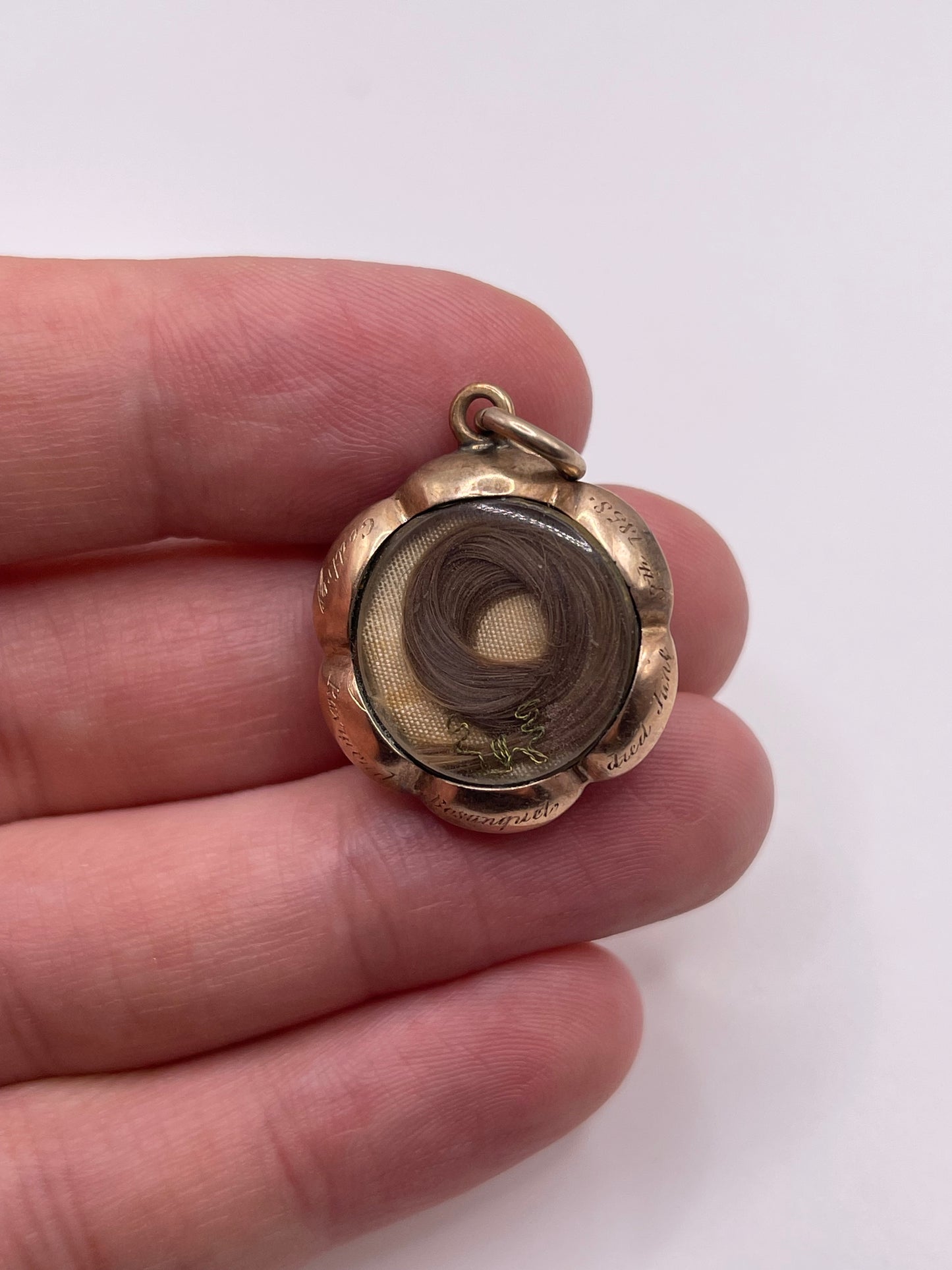 Antique 9ct gold enamel and pearl mourning pendant
