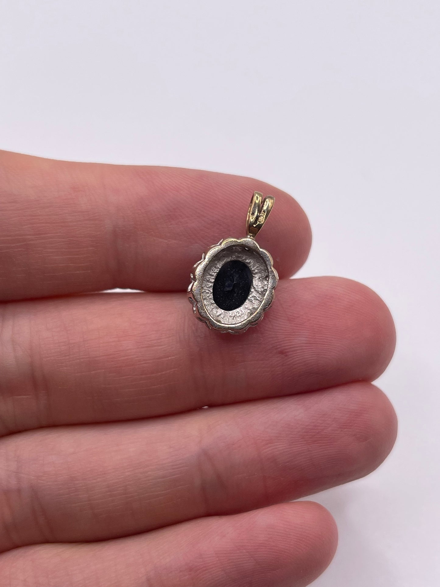 9ct gold sapphire and diamond pendant