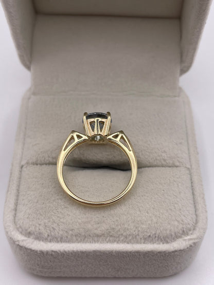 9ct gold topaz and diamond ring