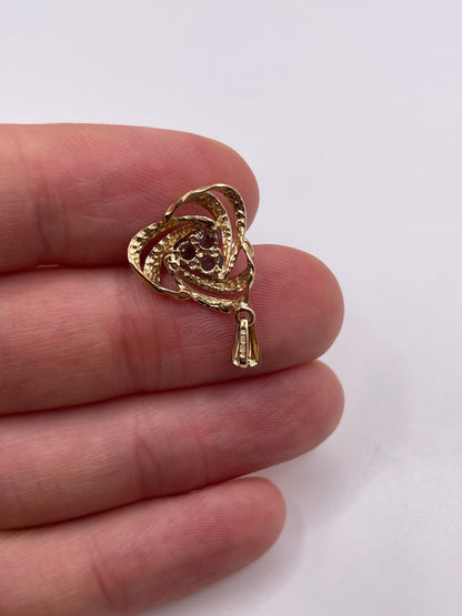 9ct gold sapphire pendant