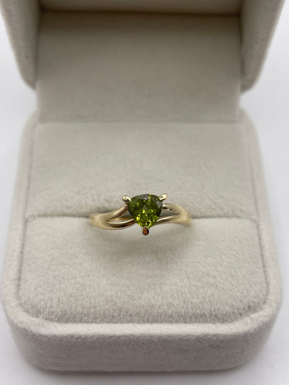9ct gold quartz ring