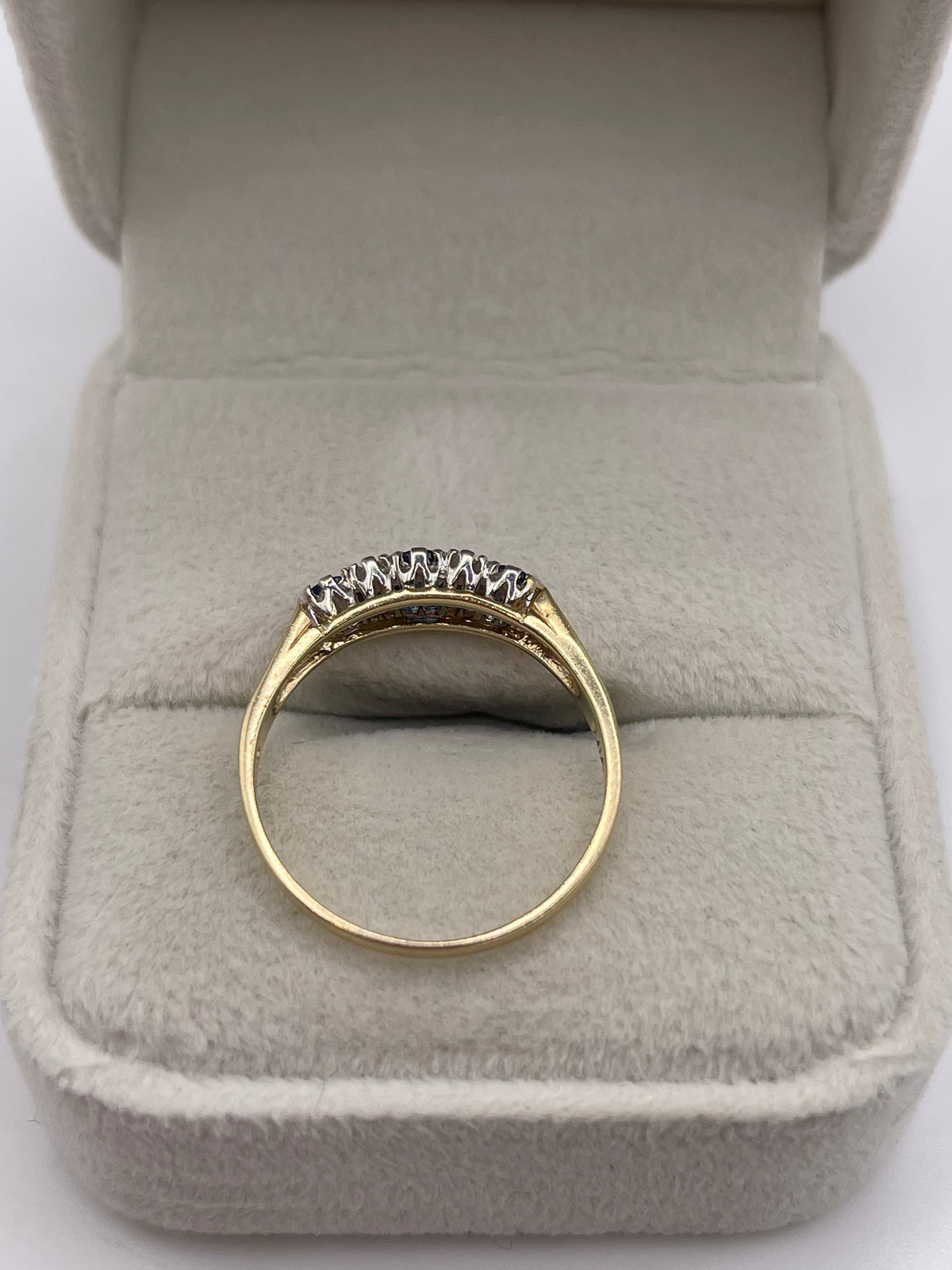 9ct gold sapphire and diamond ring