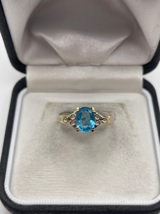 9ct gold topaz and diamond ring