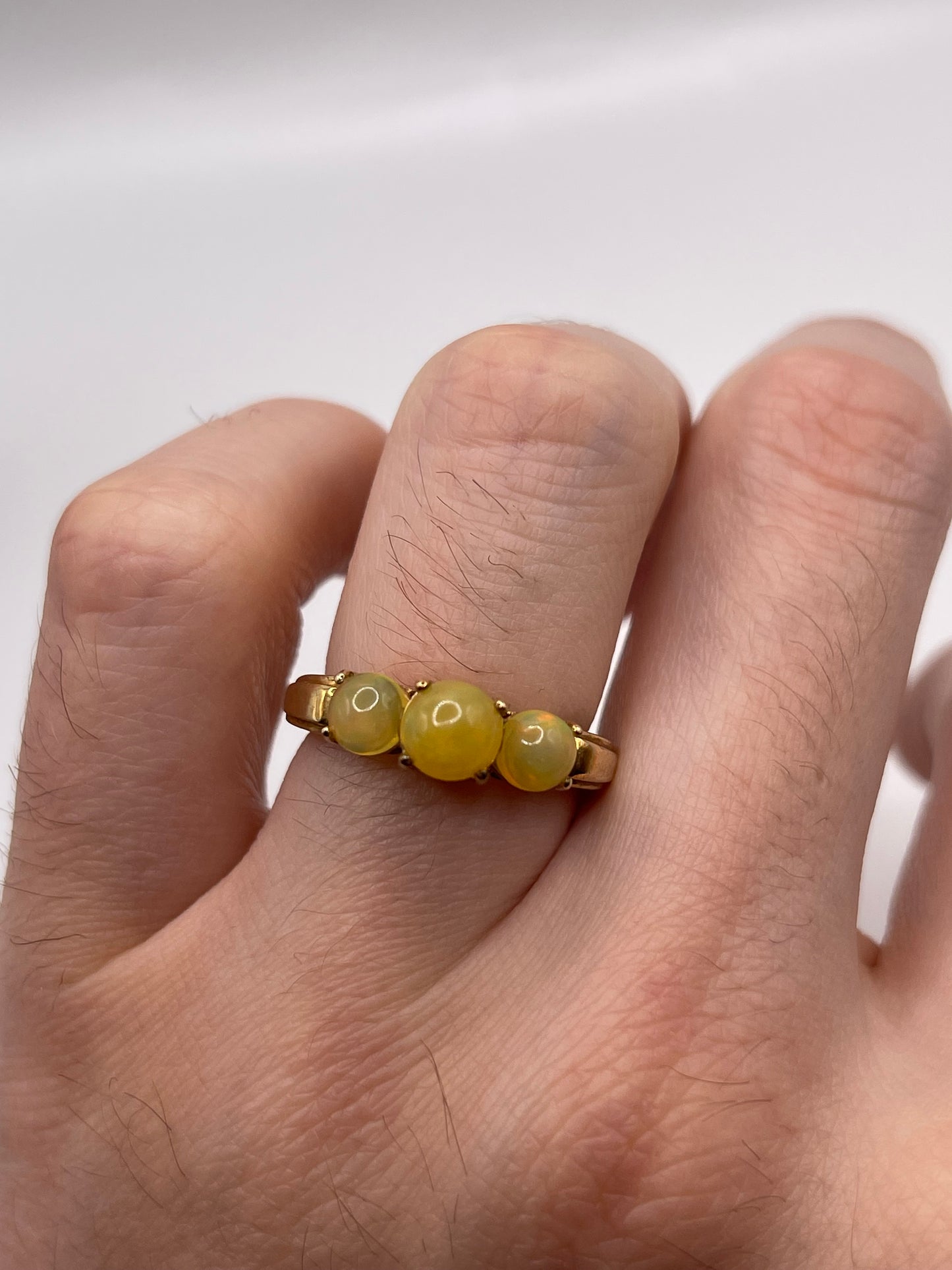 9ct gold opal ring