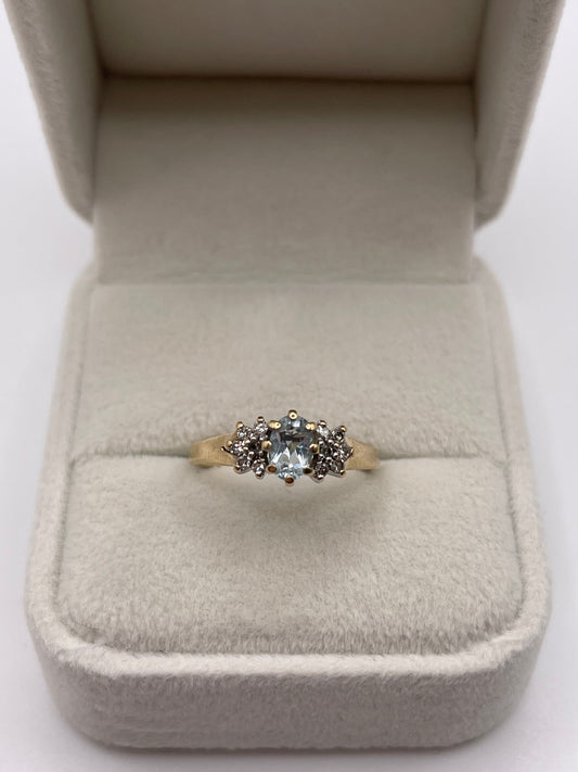 9ct gold aquamarine and diamond ring