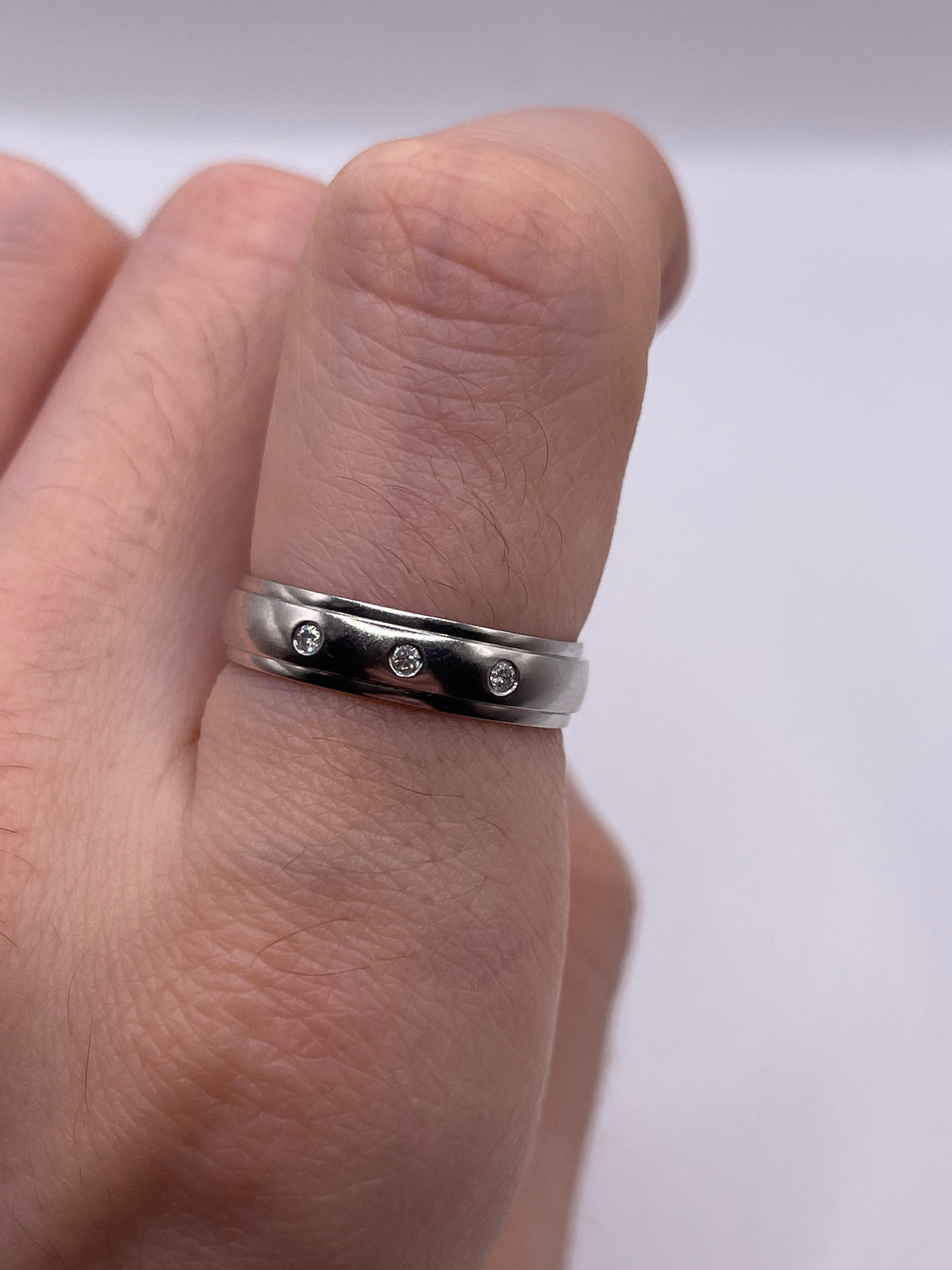 9ct white gold diamond ring