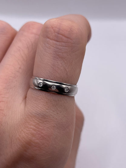 9ct white gold diamond ring