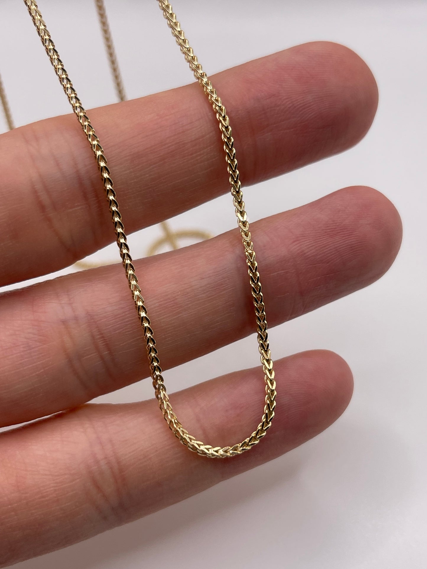 9ct gold chain A
