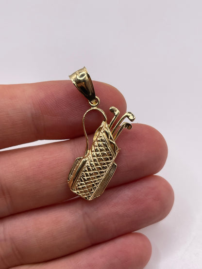 14ct gold golf club pendant
