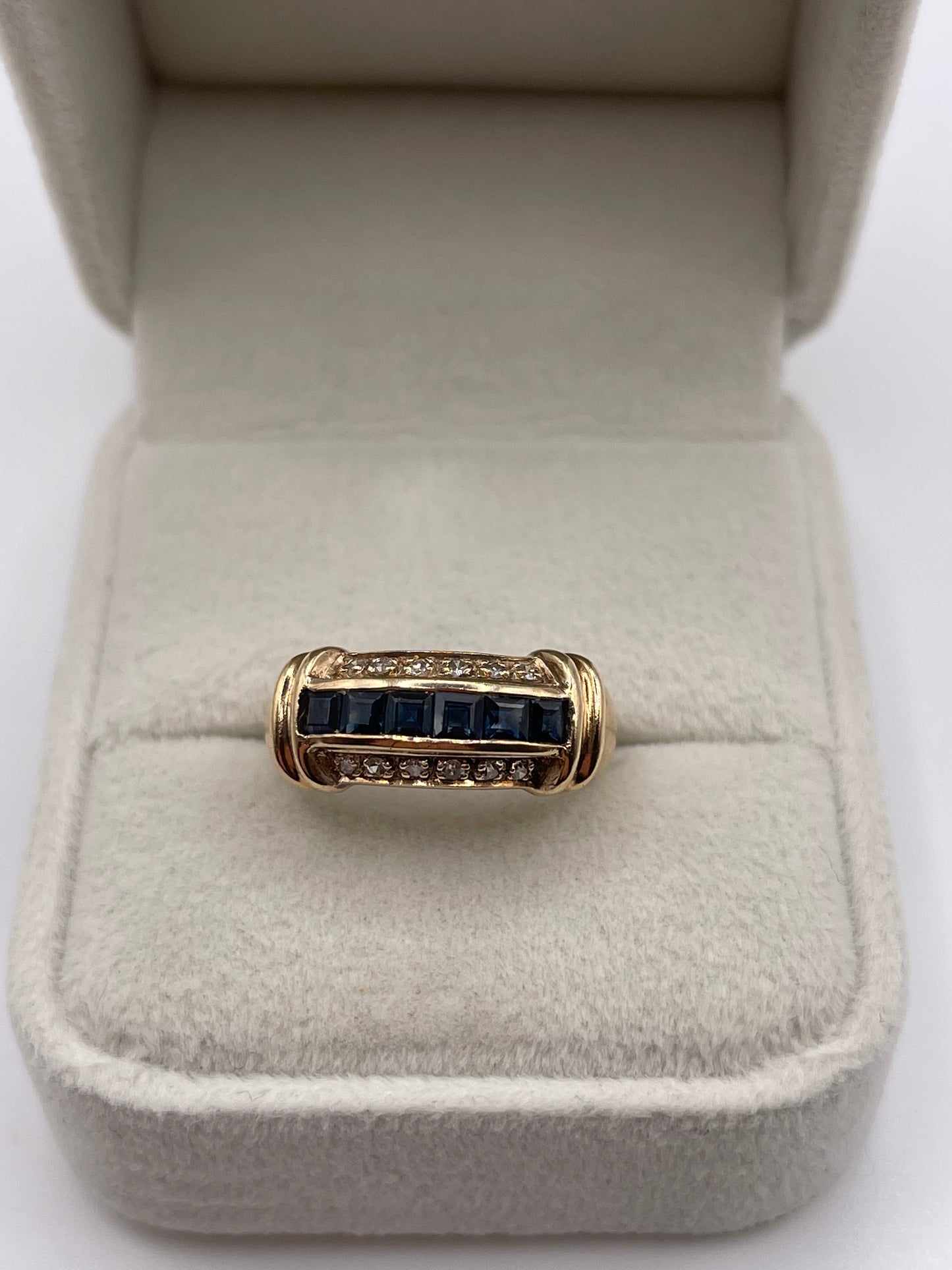 9ct gold sapphire and diamond ring