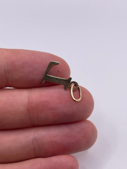 9ct gold initial L pendant