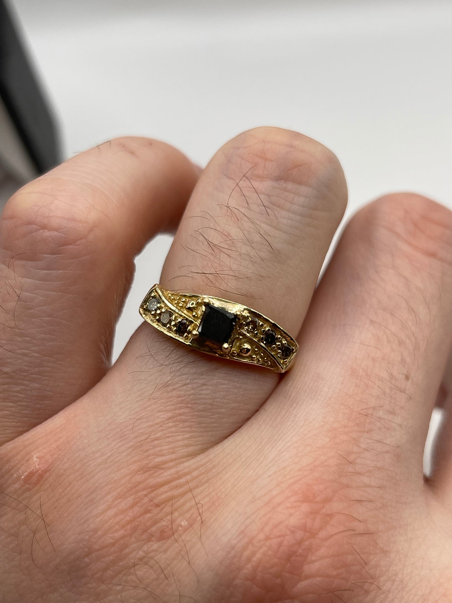 9ct gold diamond cluster ring