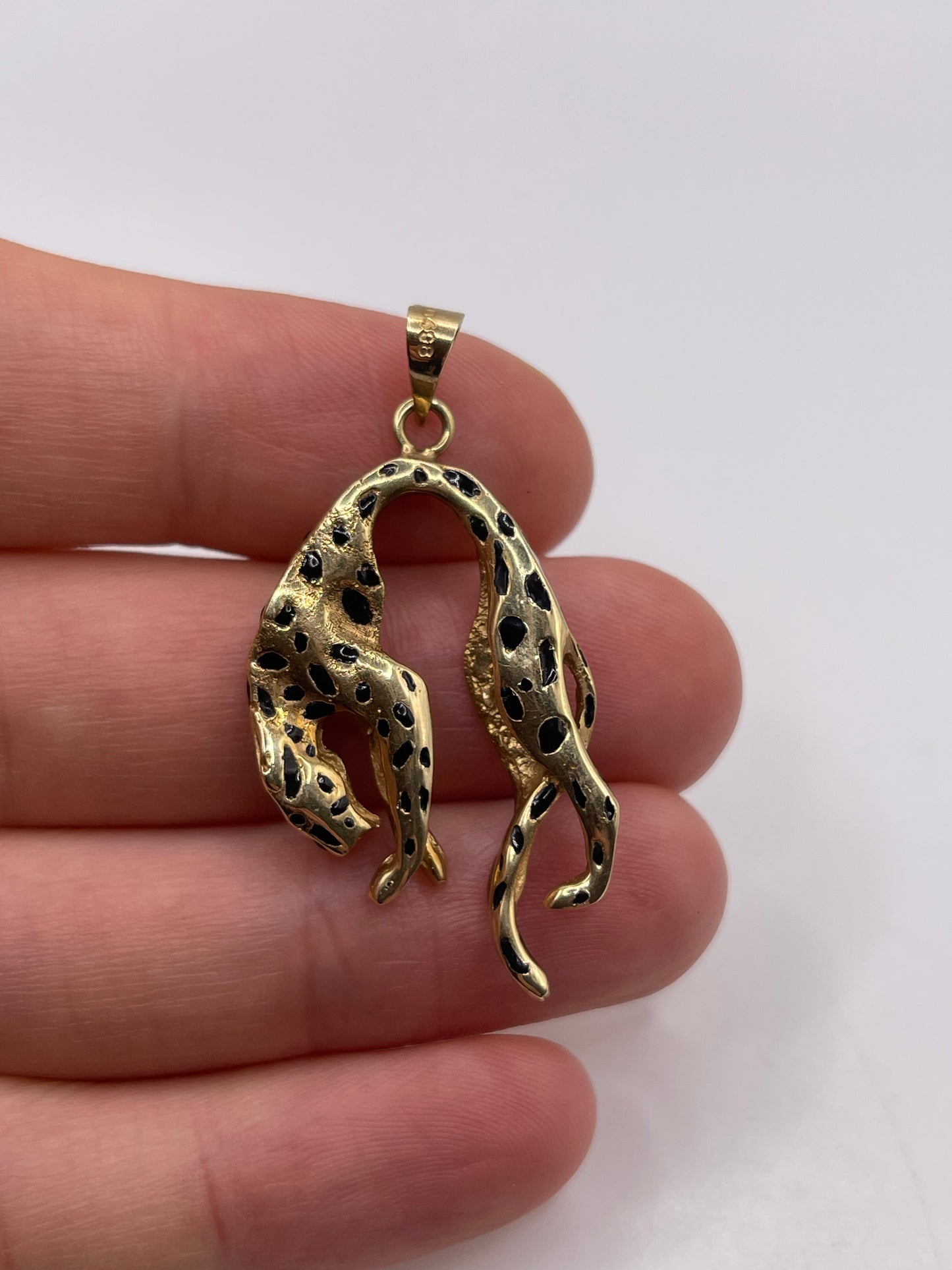 Heavy 14ct gold enamel panther pendant