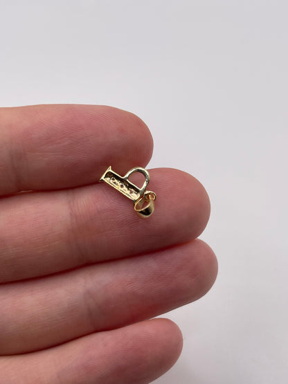 9ct gold diamond initial P pendant