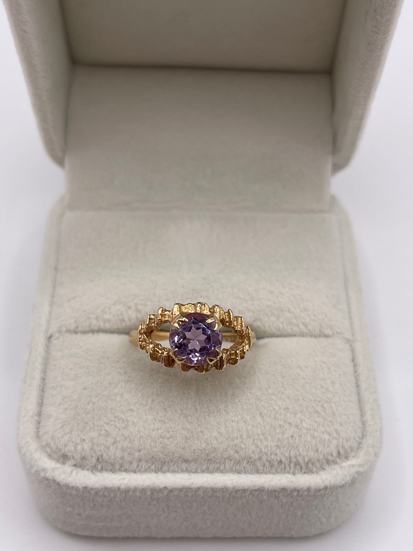 9ct gold amethyst ring