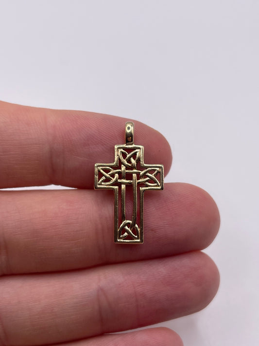 9ct gold cross pendant