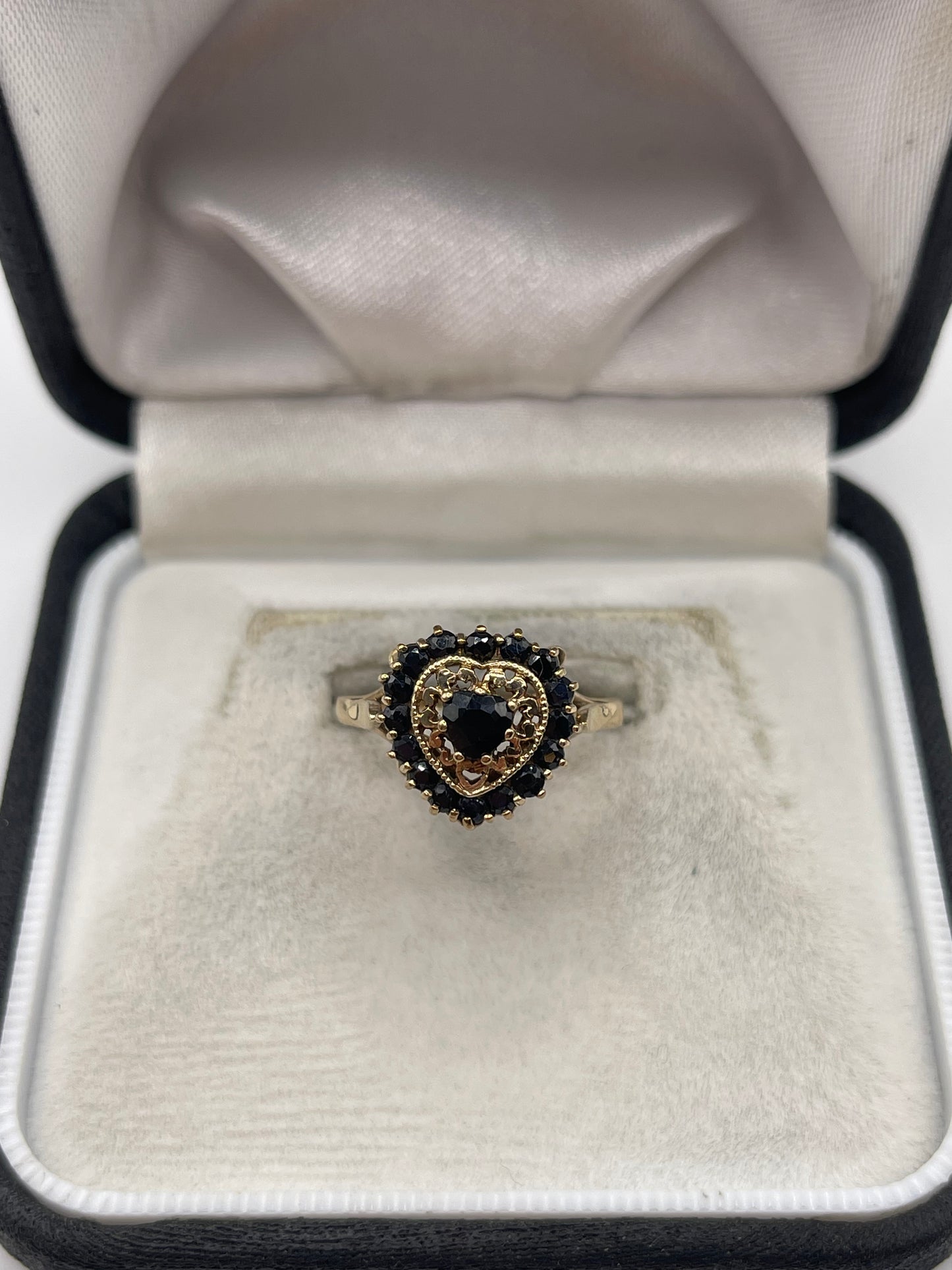9ct gold sapphire heart ring