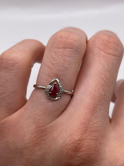 9ct white gold ruby and diamond ring