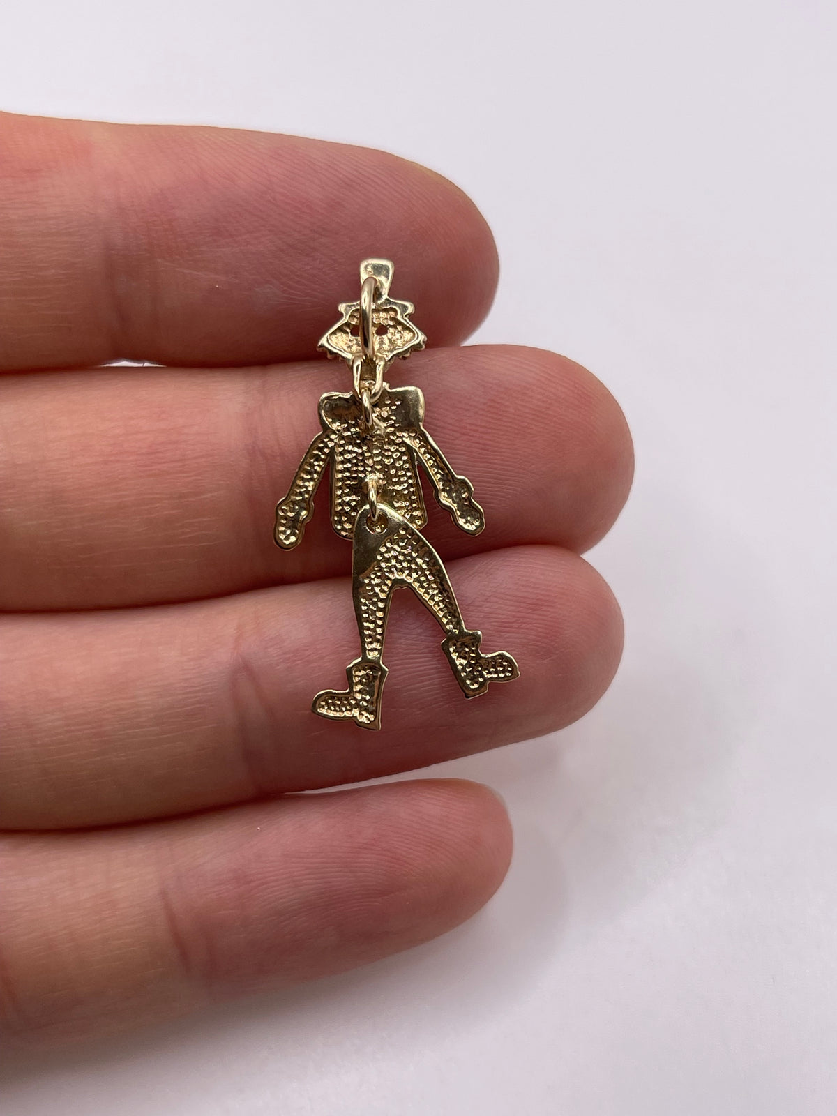 9ct gold sapphire clown pendant