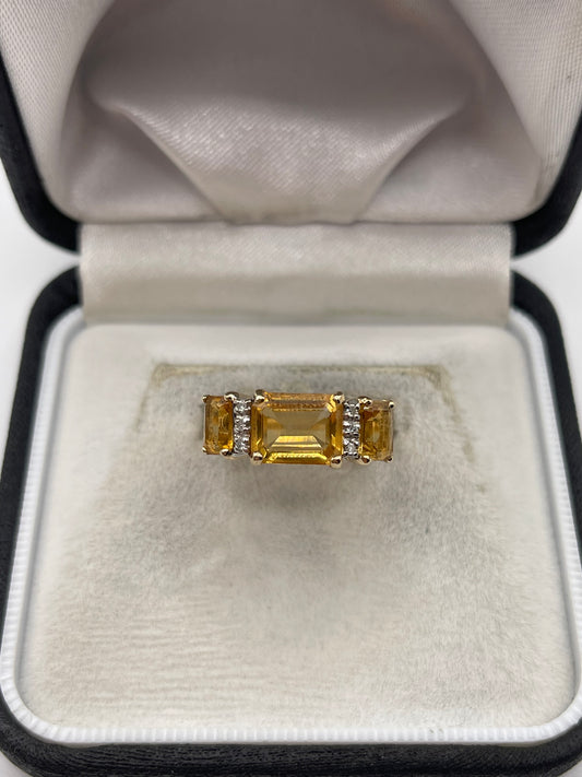9ct gold citrine and diamond ring