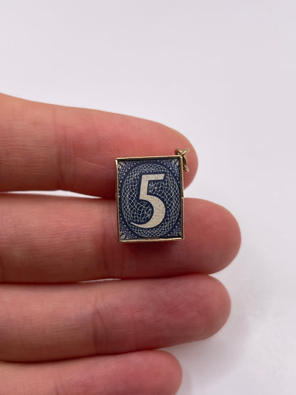 9ct gold £5 note charm