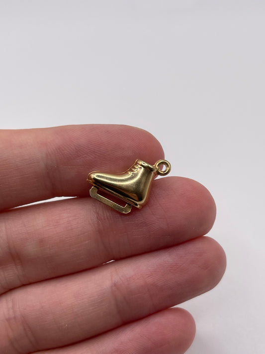 9ct gold ice skate charm