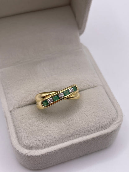 18ct gold emerald and diamond ring