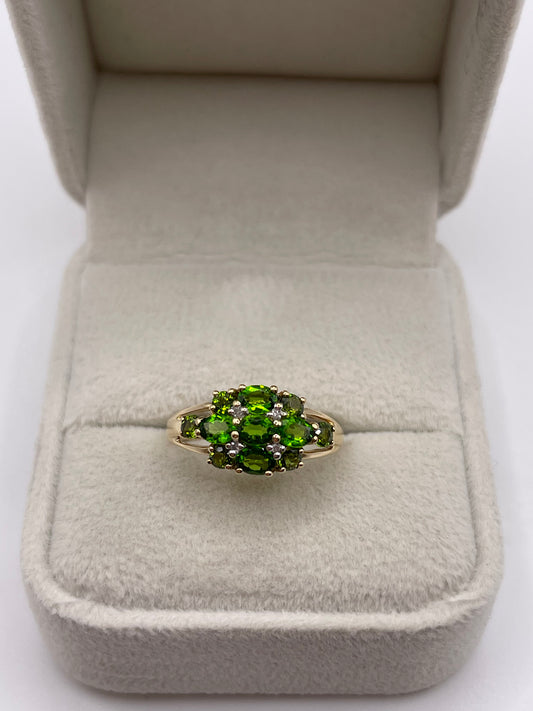 9ct gold diopside and diamond ring