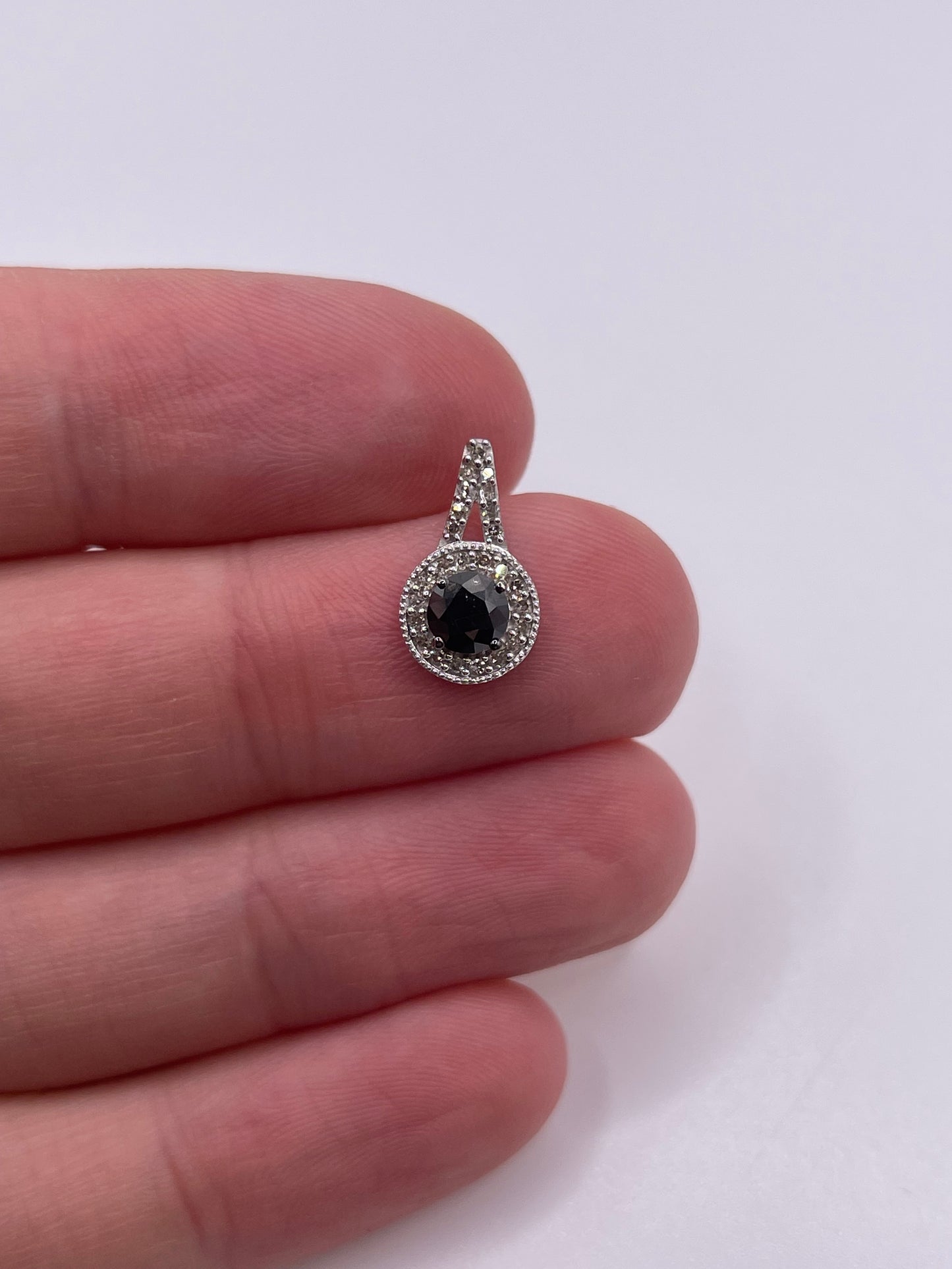 9ct white gold diamond cluster pendant