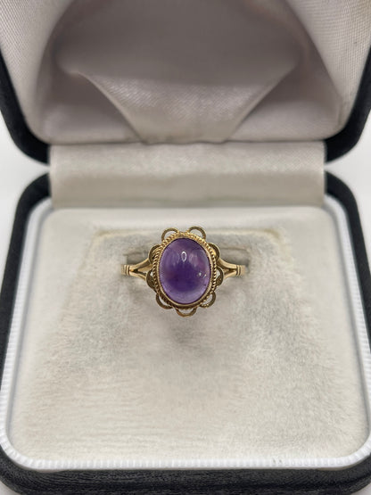 9ct gold cabochon amethyst ring