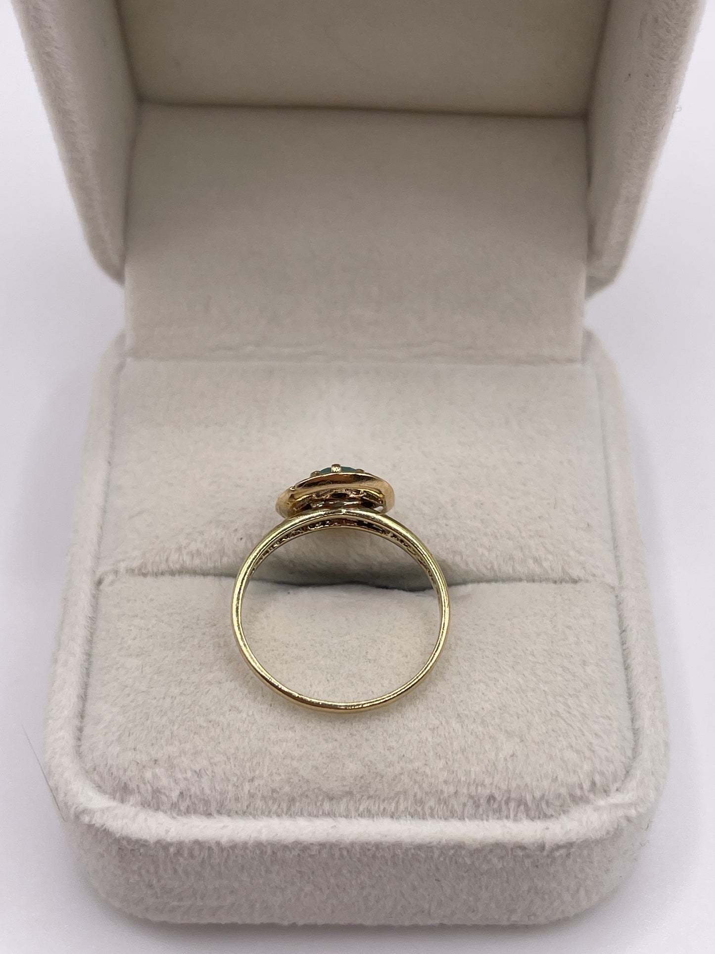 9ct gold emerald ring