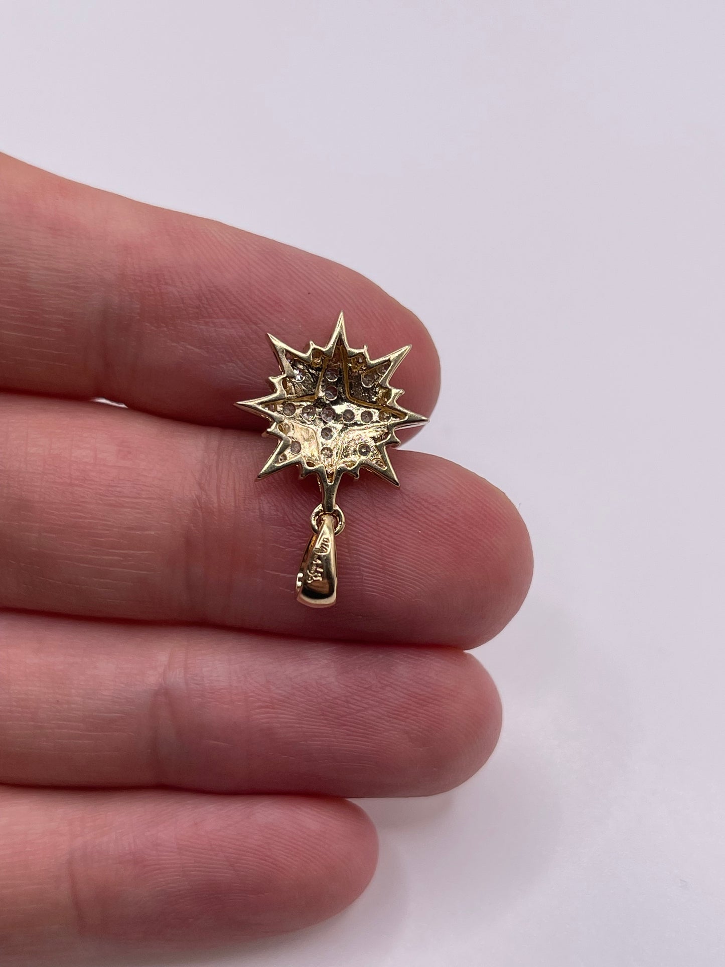 9ct gold diamond star pendant
