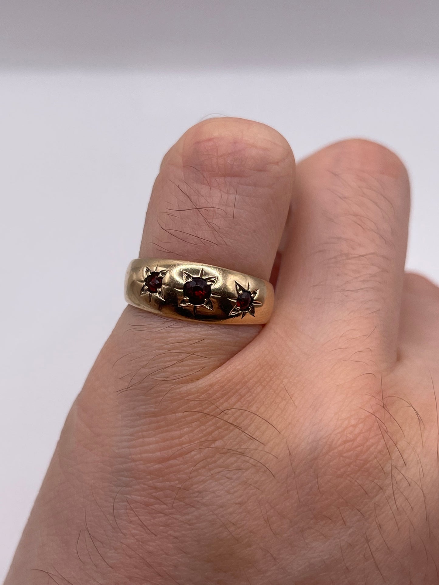 9ct gold garnet gypsy ring