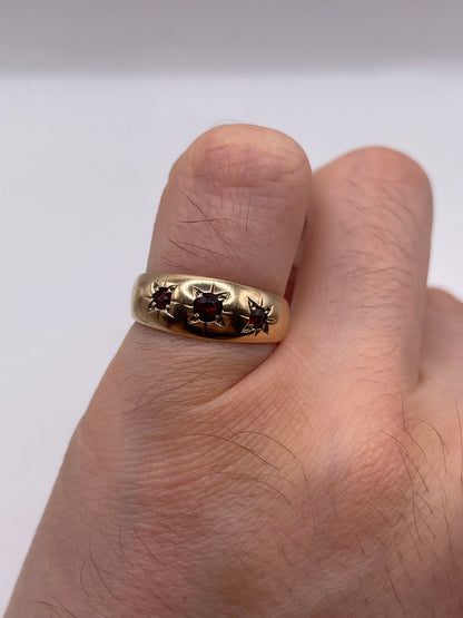 9ct gold garnet gypsy ring