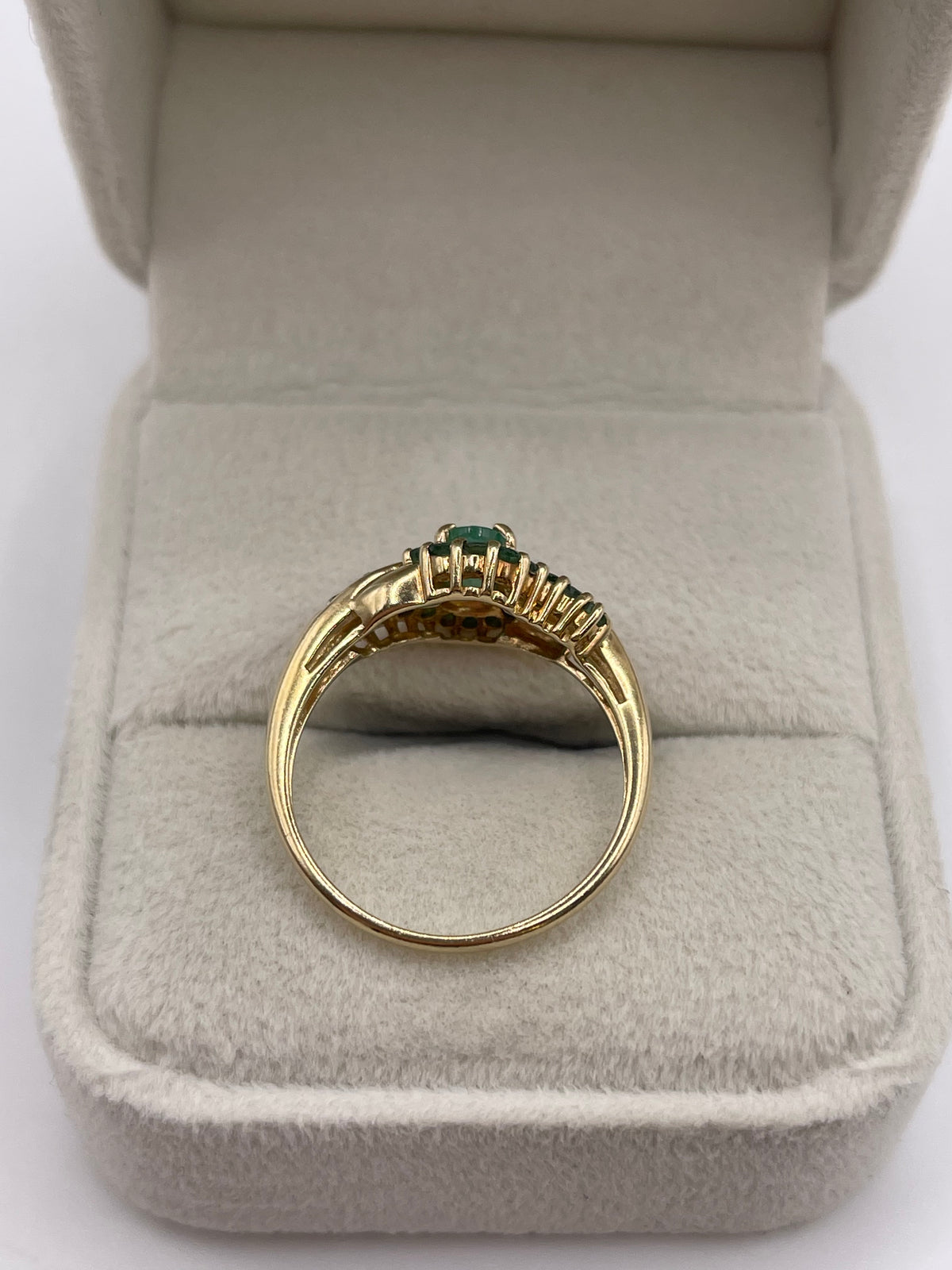 9ct gold emerald and diamond ring