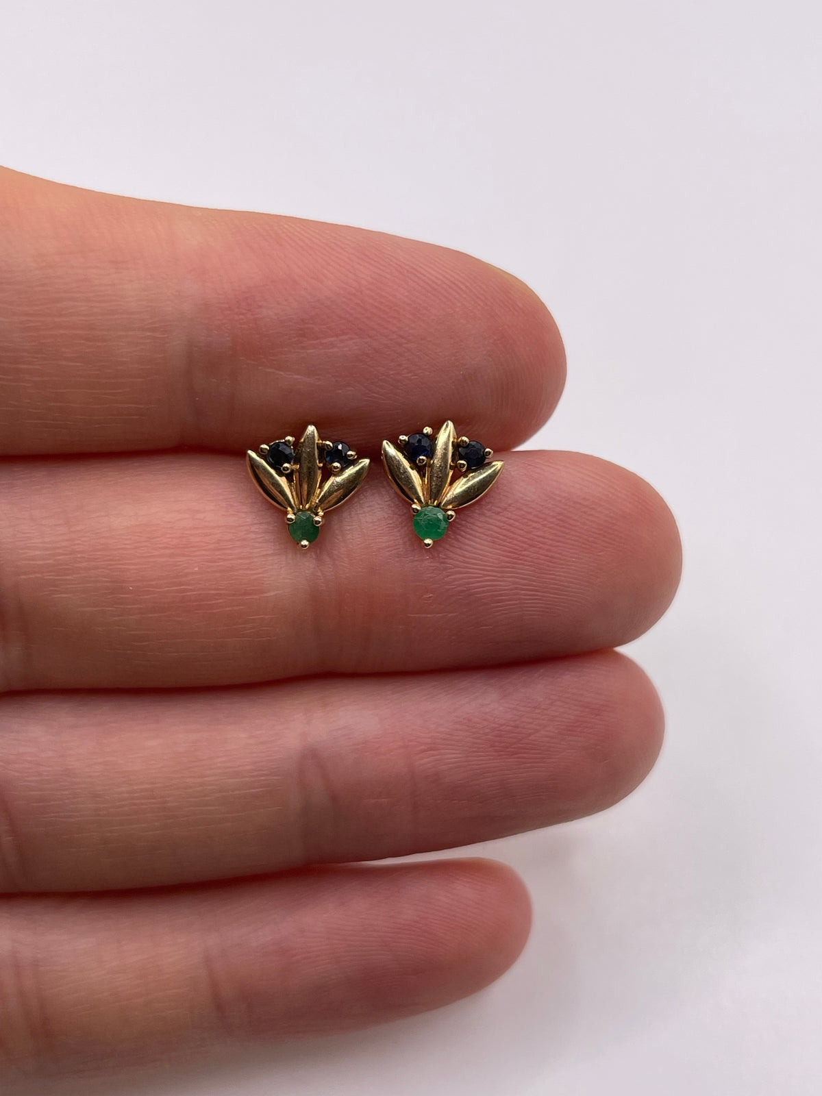 9ct gold sapphire and emerald earrings