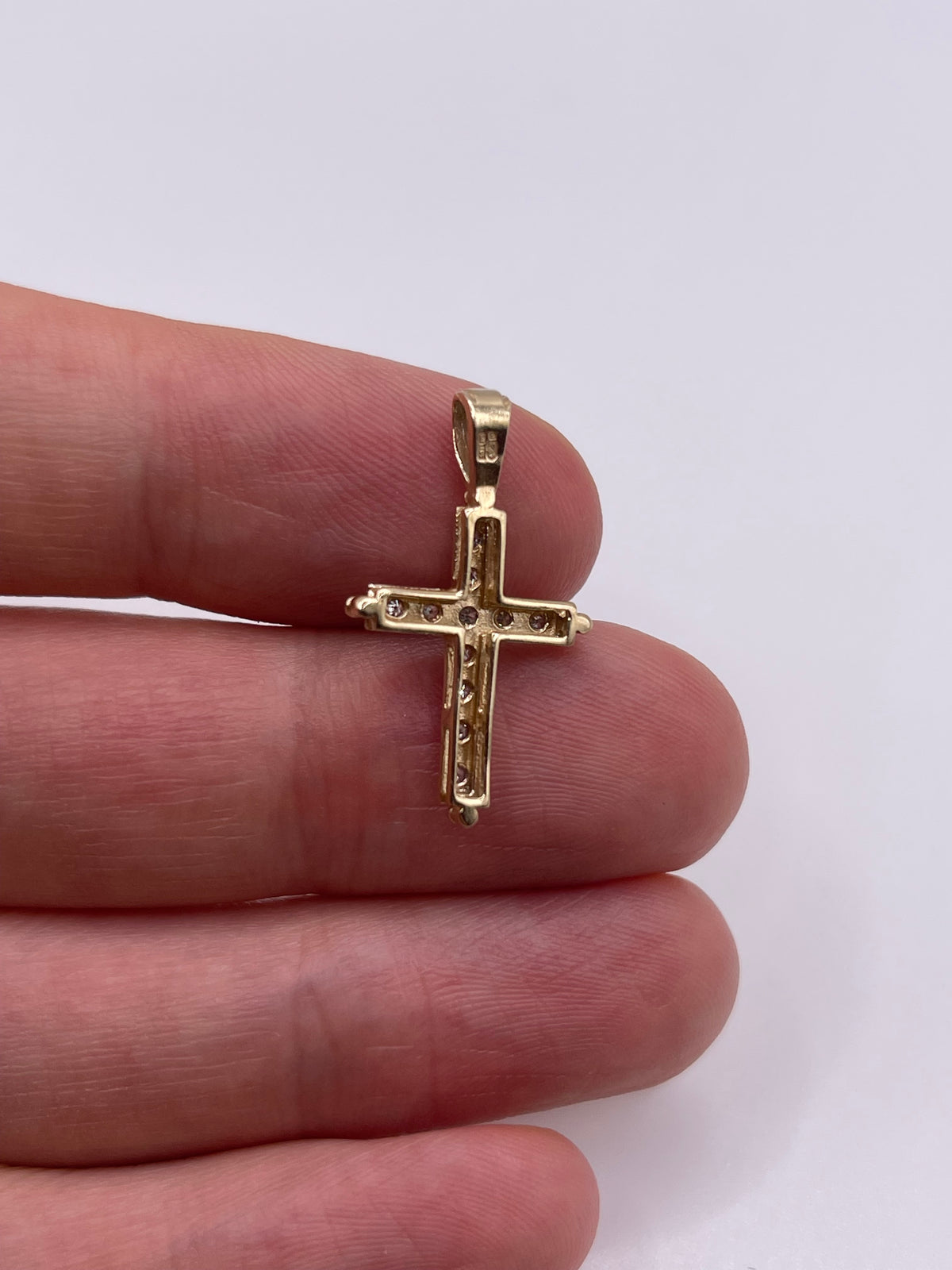 9ct gold diamond cross pendant