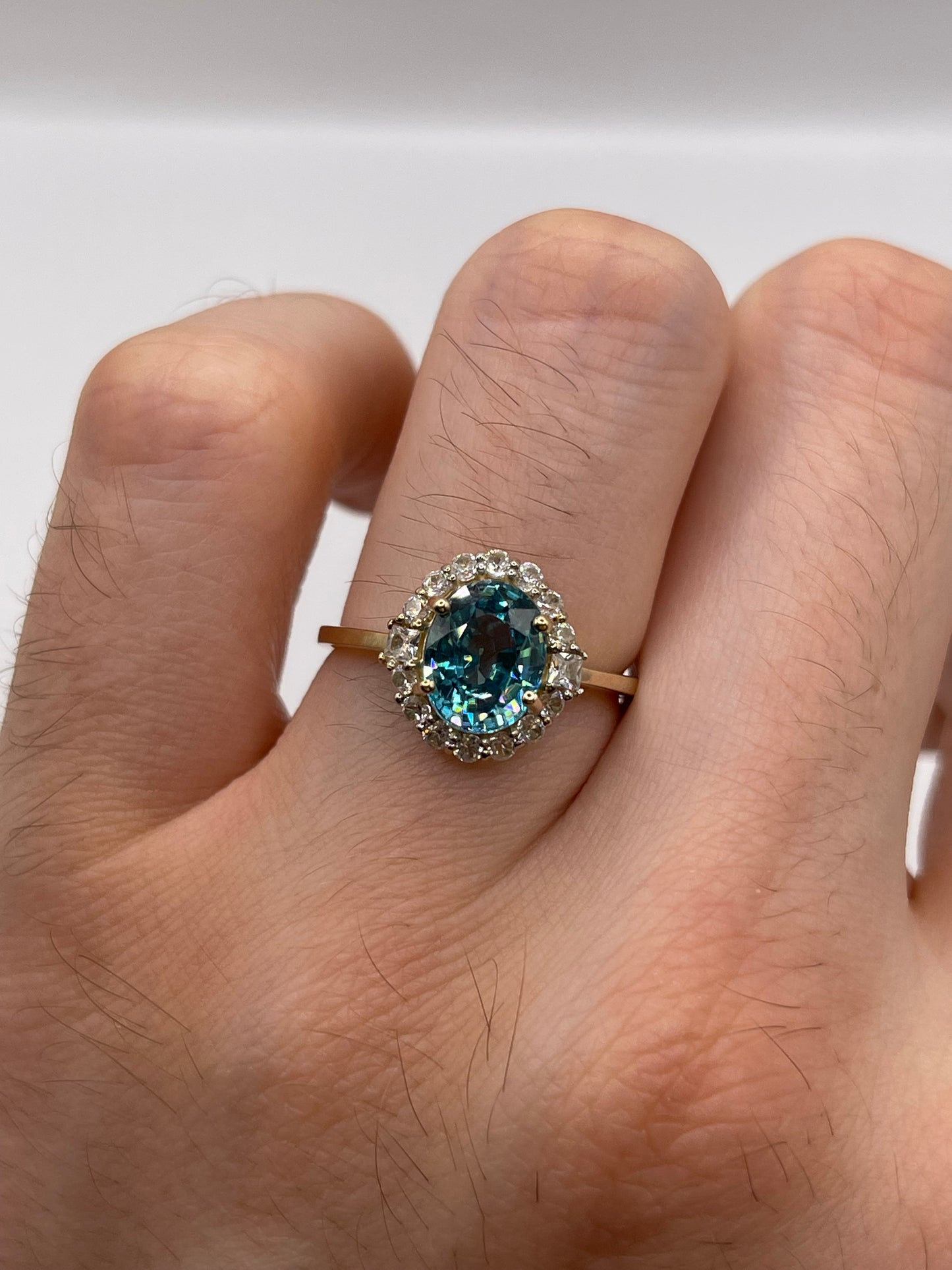 9ct gokd zircon cluster ring