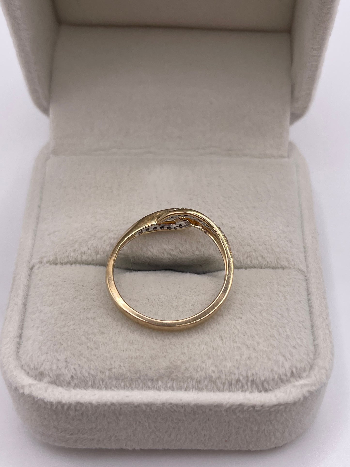 9ct gold diamond ring