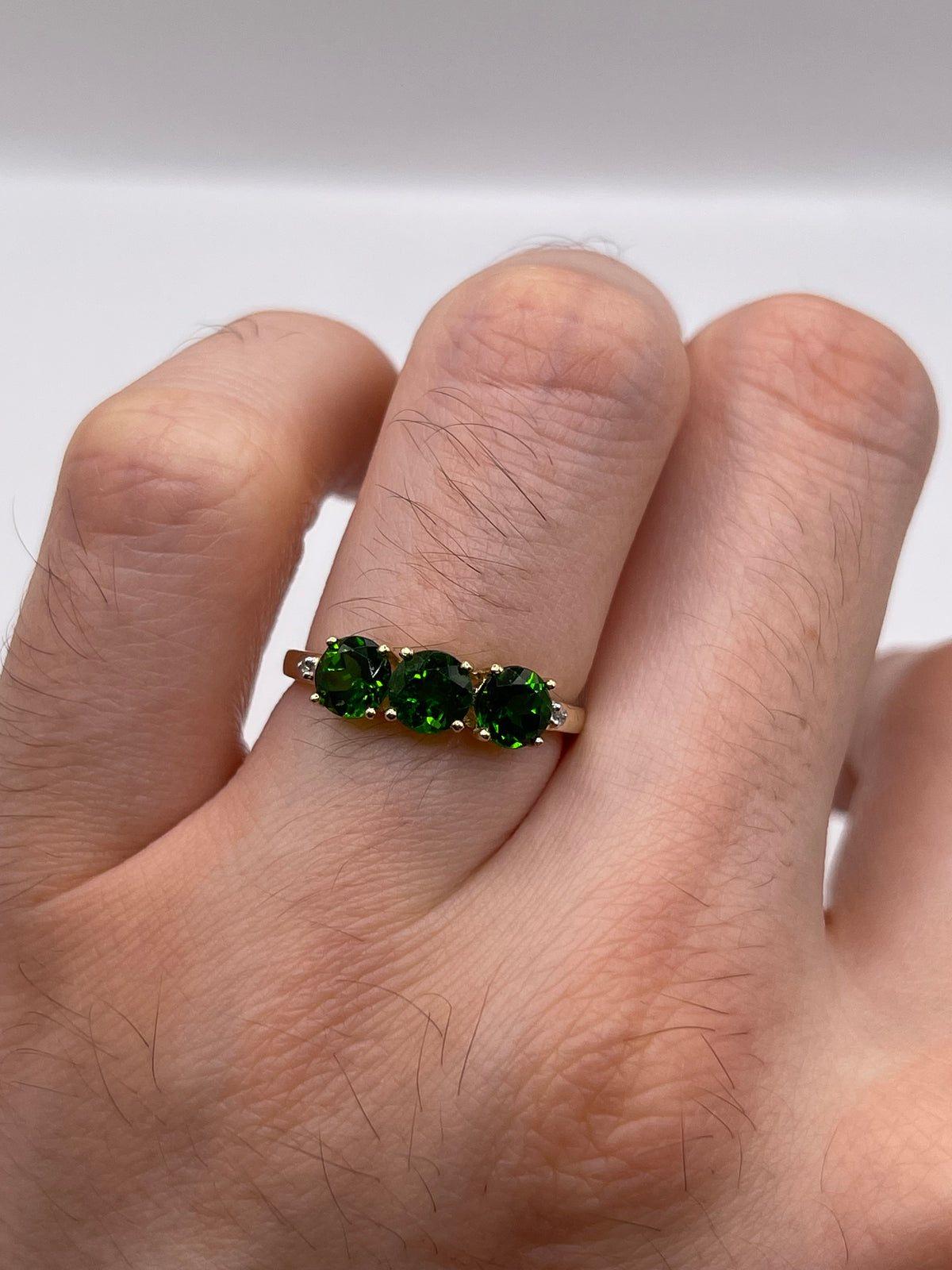 9ct gold diopside and diamond ring