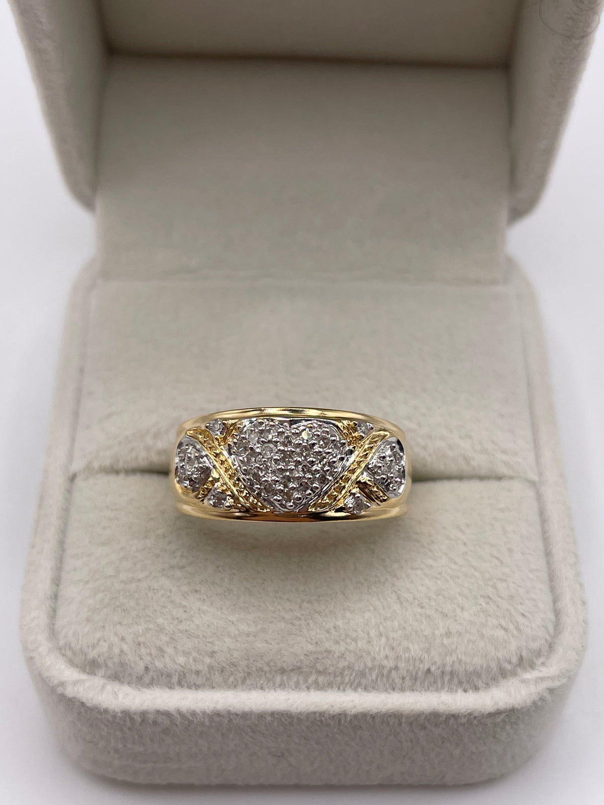 18ct gold diamond cluster ring