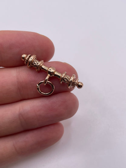 9ct rose gold t bar pendant
