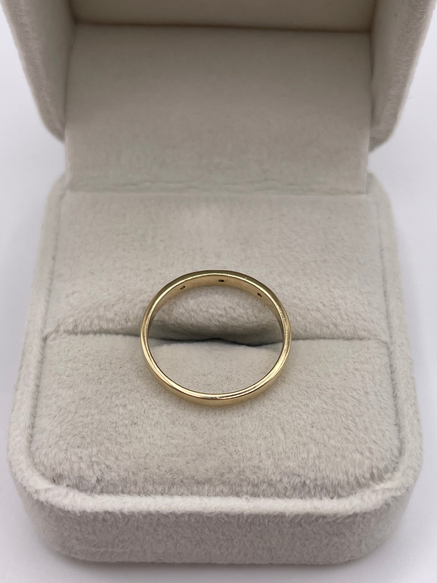 9ct gold diamond ring
