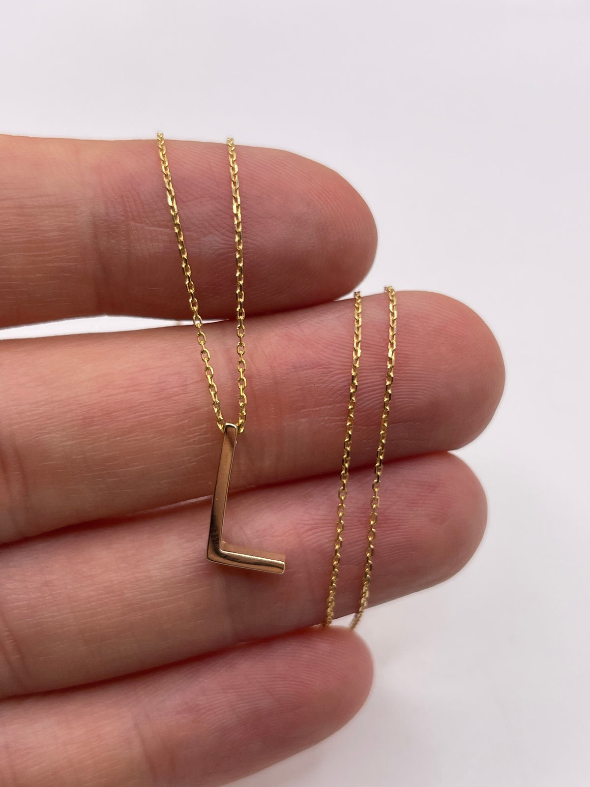 9ct gold initial L necklace