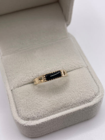 9ct gold onyx ring