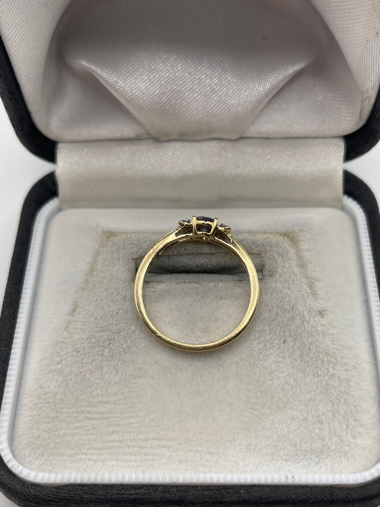 9ct gold tanzanite and diamond ring