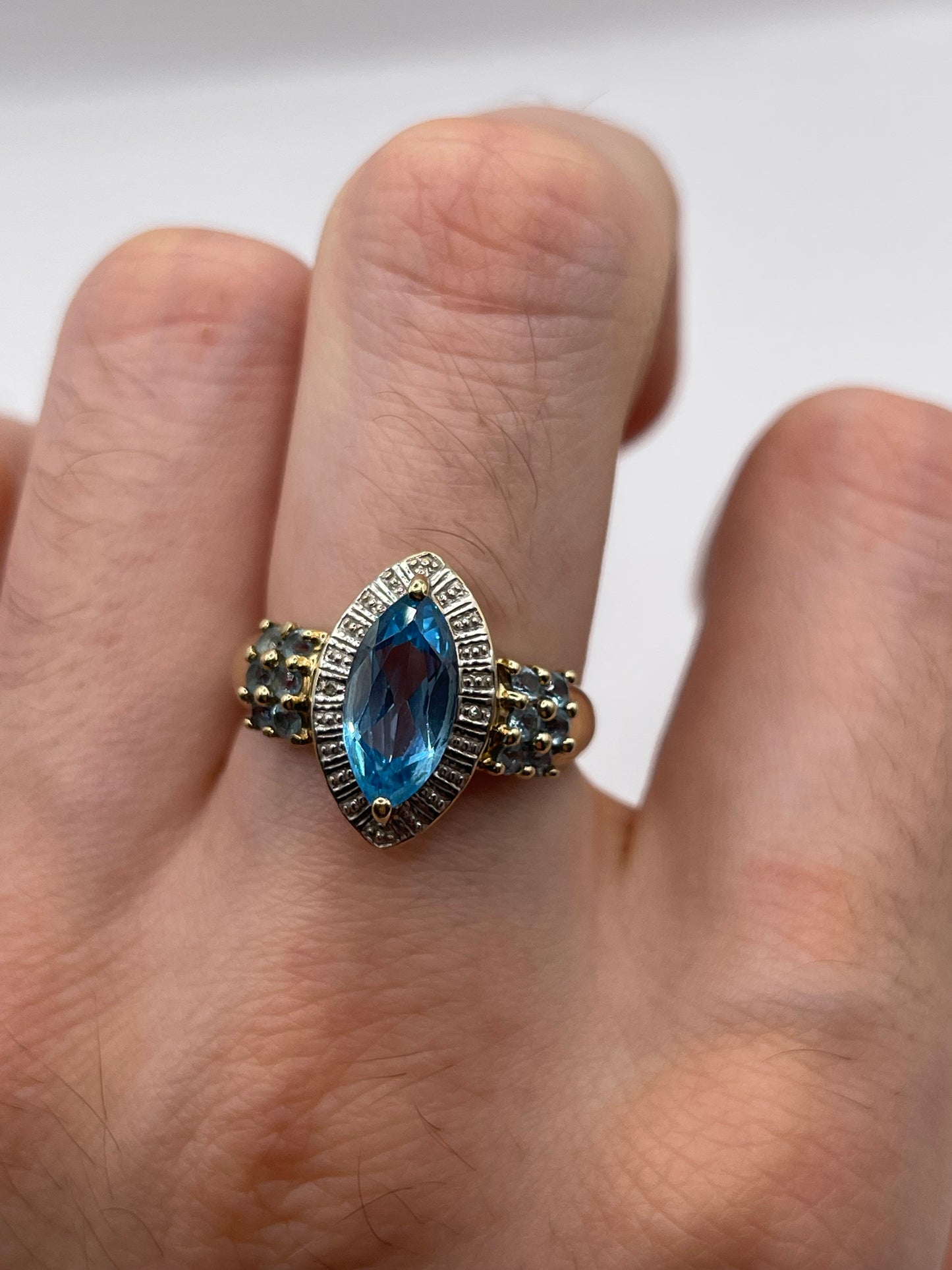 9ct gold topaz and diamond ring